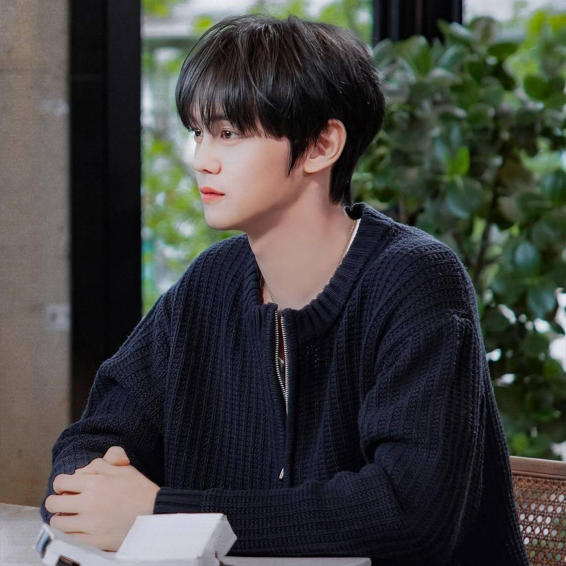 A moment captured by Kim Gyuvin (ZEROBASEONE)'s fan