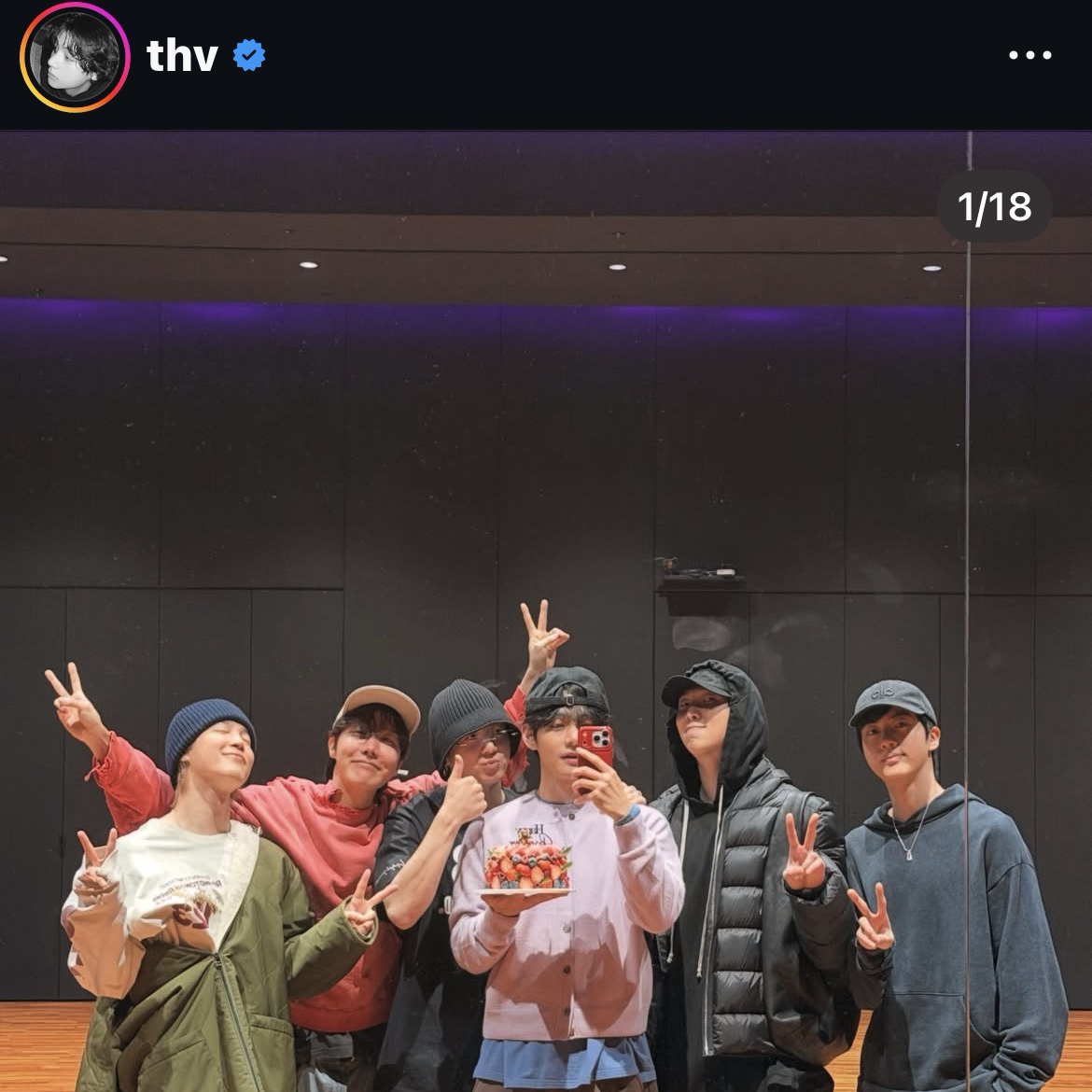 뷔 (방탄소년단)의 최신 사진