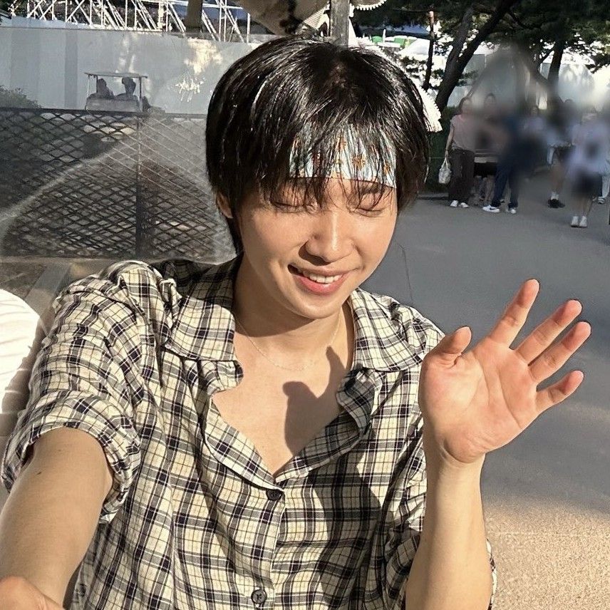 Recent activity shot of Jeong Sewoon