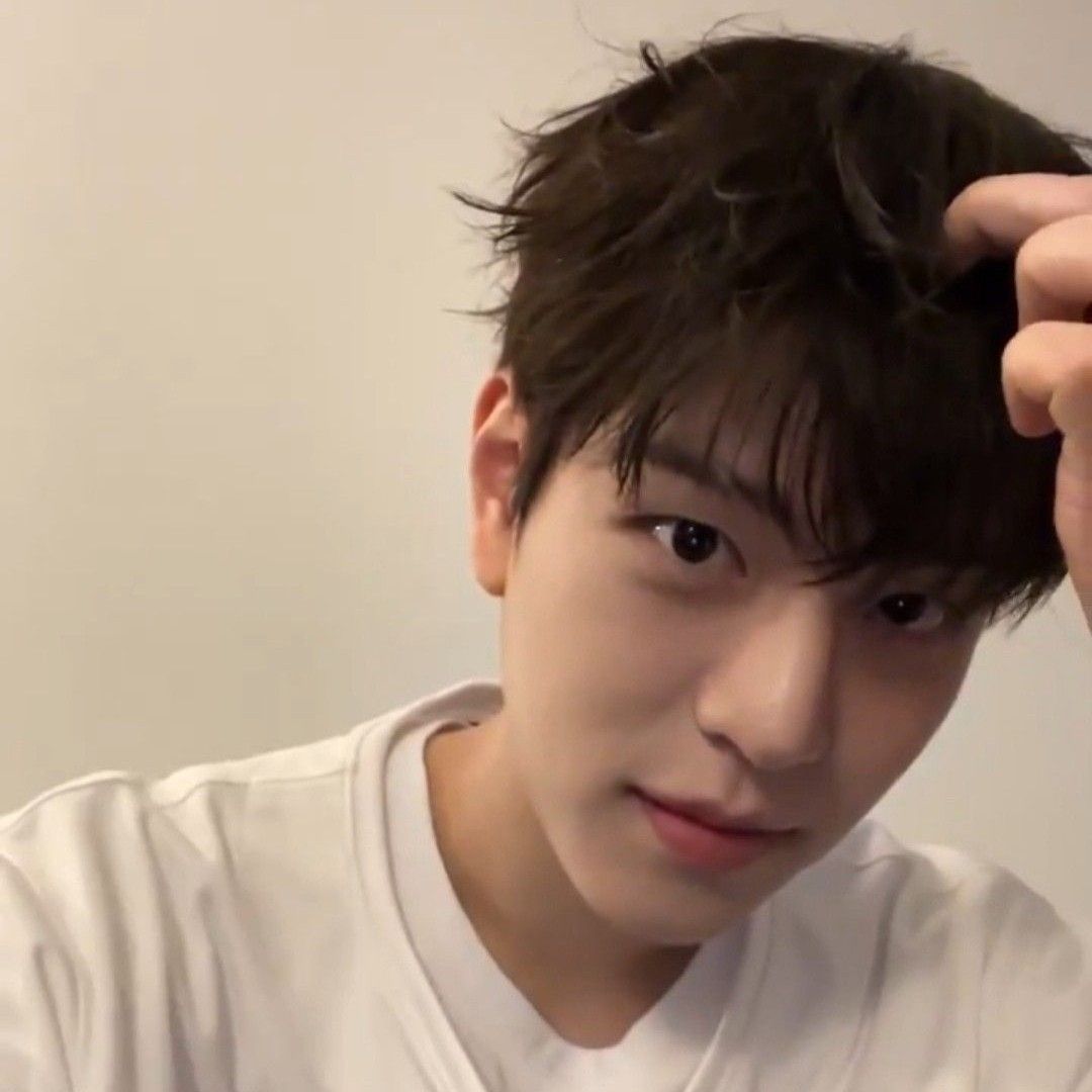 Latest photo of Seungmin (Stray Kids)