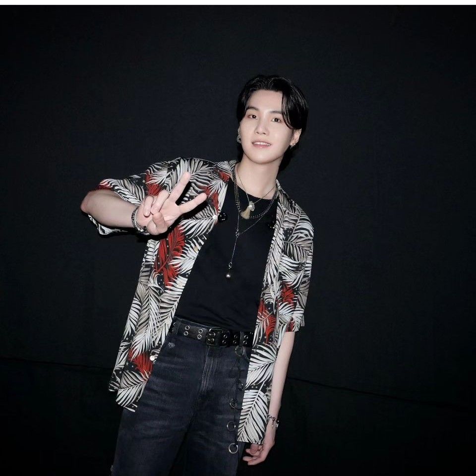 Potret di balik layar SUGA (BTS)