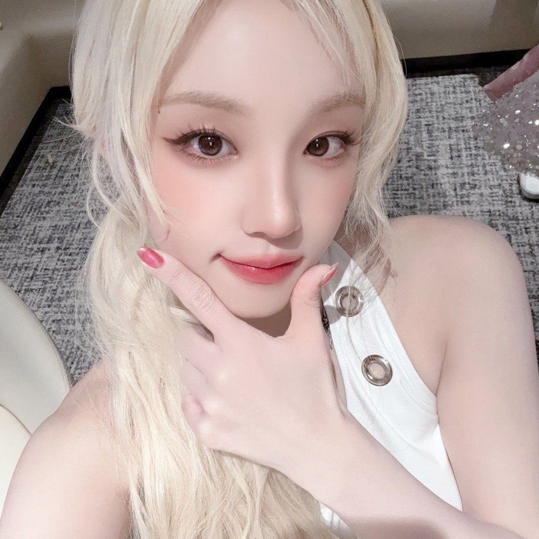 Behind-the-scenes cut of Yuqi (i-dle)