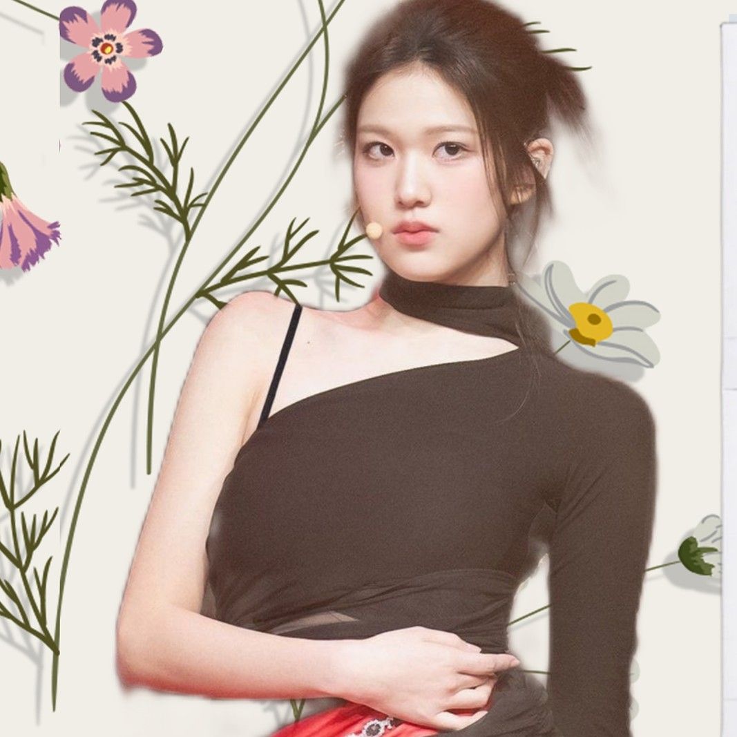Recent activity shot of Yoon Jiyoon (izna)