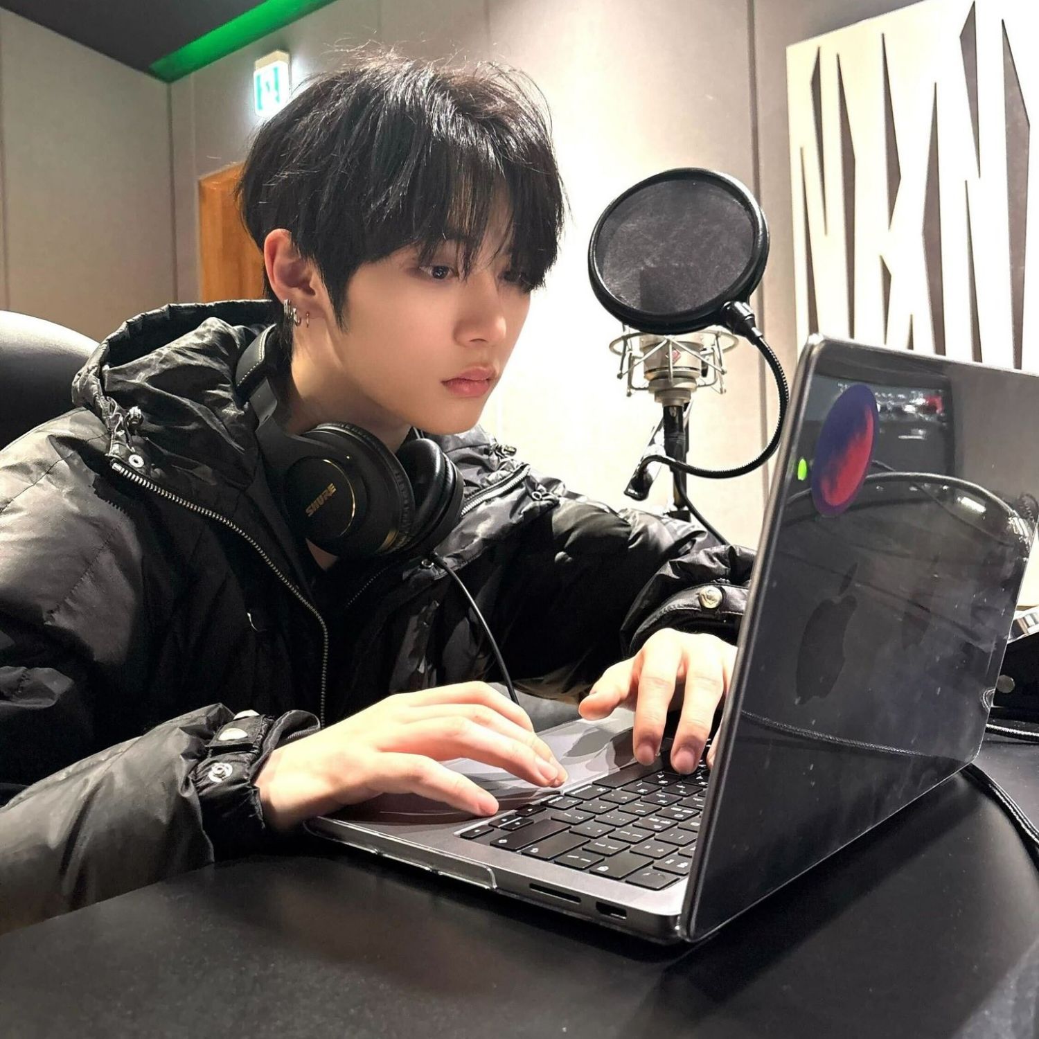 Behind-the-scenes cut of BOYNEXTDOOR