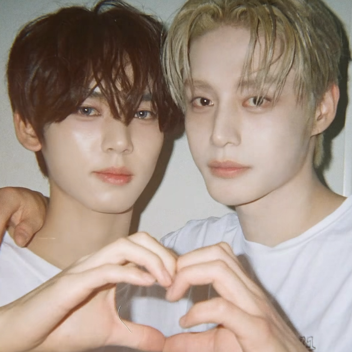 韩维辰 (ZEROBASEONE)的最新活动照片