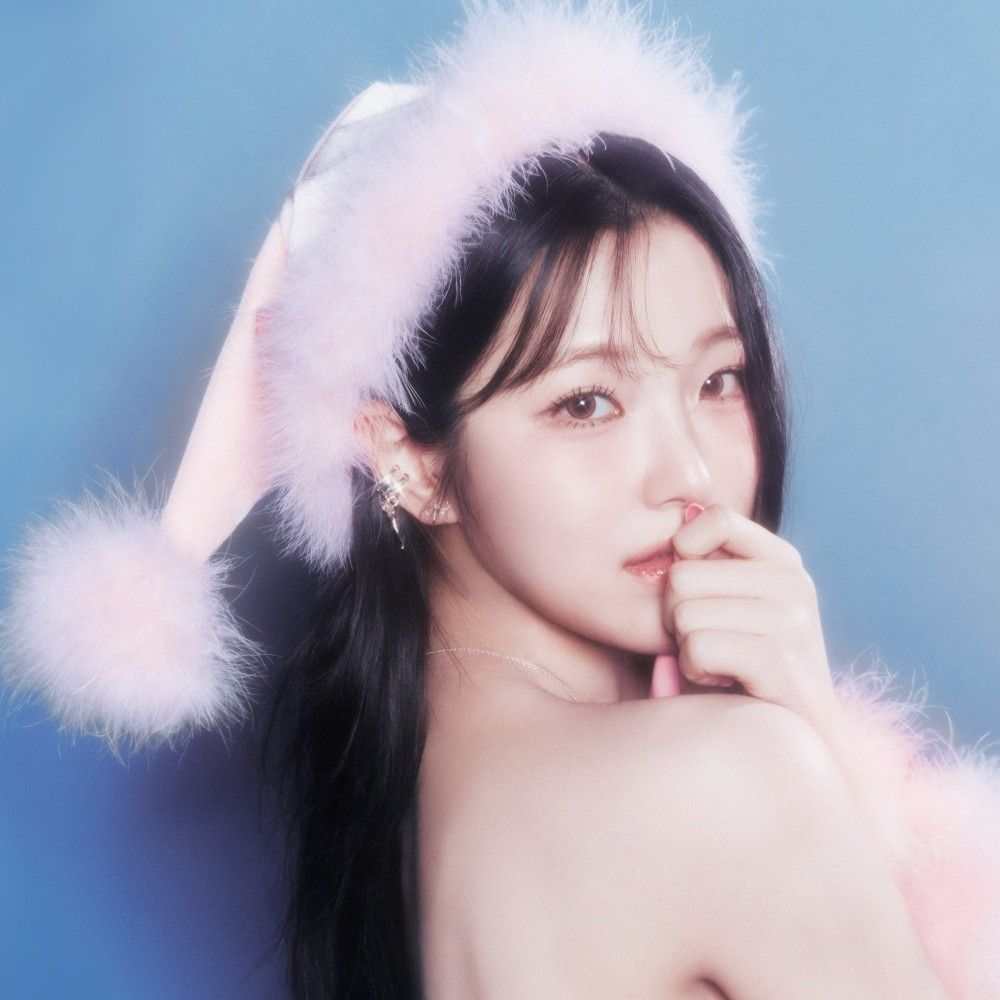 A moment captured by Baek Jiheon (fromis_9)'s fan