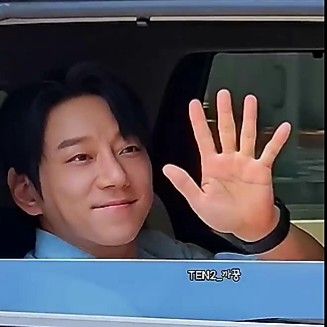Behind-the-scenes cut of Hwang Chiyeol