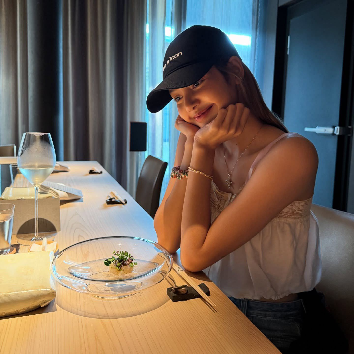 A moment captured by Lisa (BLACKPINK)'s fan
