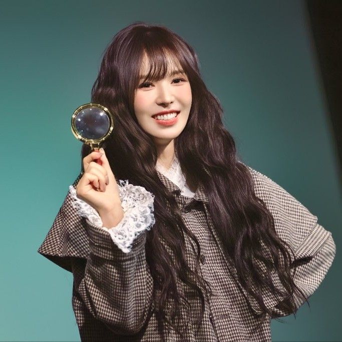 Behind-the-scenes cut of Wendy (Red Velvet)