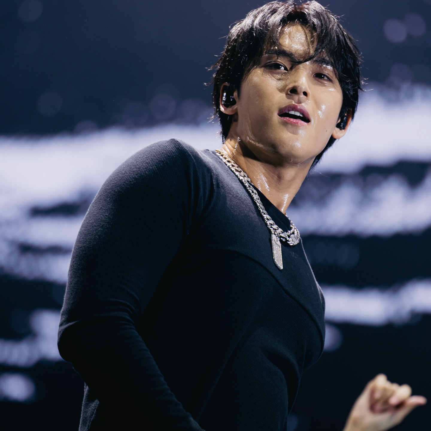 A moment captured by Mingyu (SEVENTEEN)'s fan