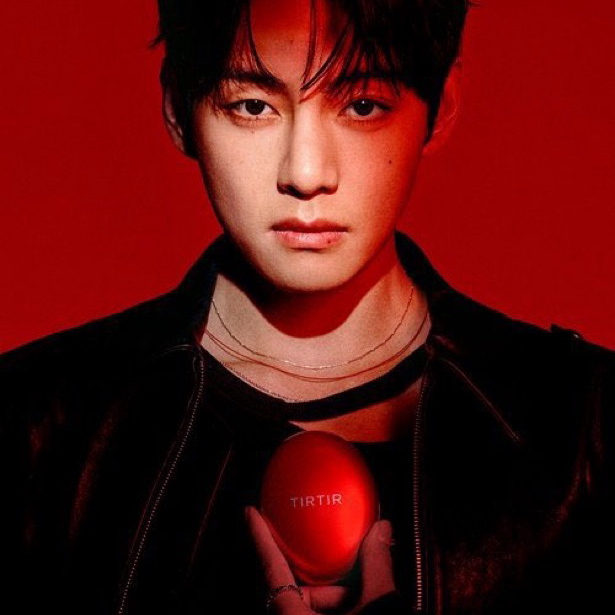 A moment captured by V (BTS)'s fan