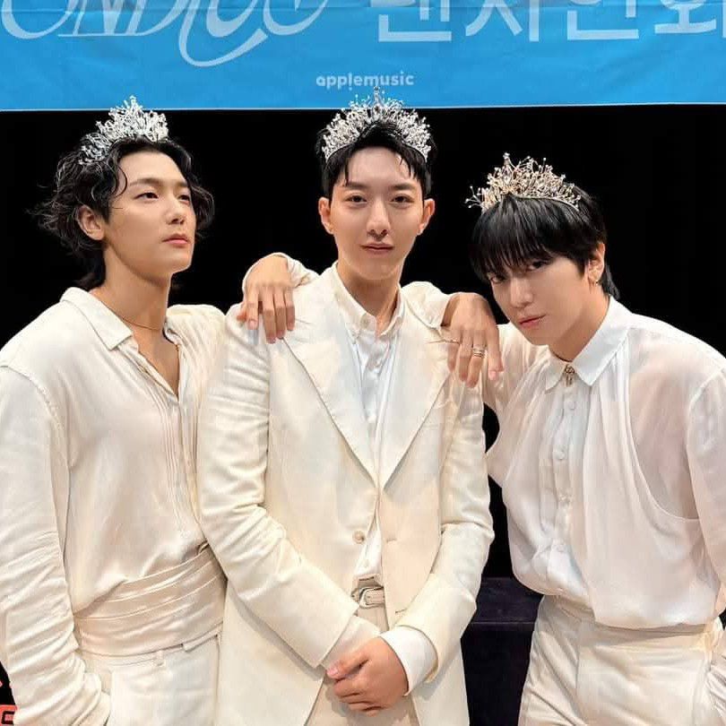 A moment captured by CNBLUE's fan