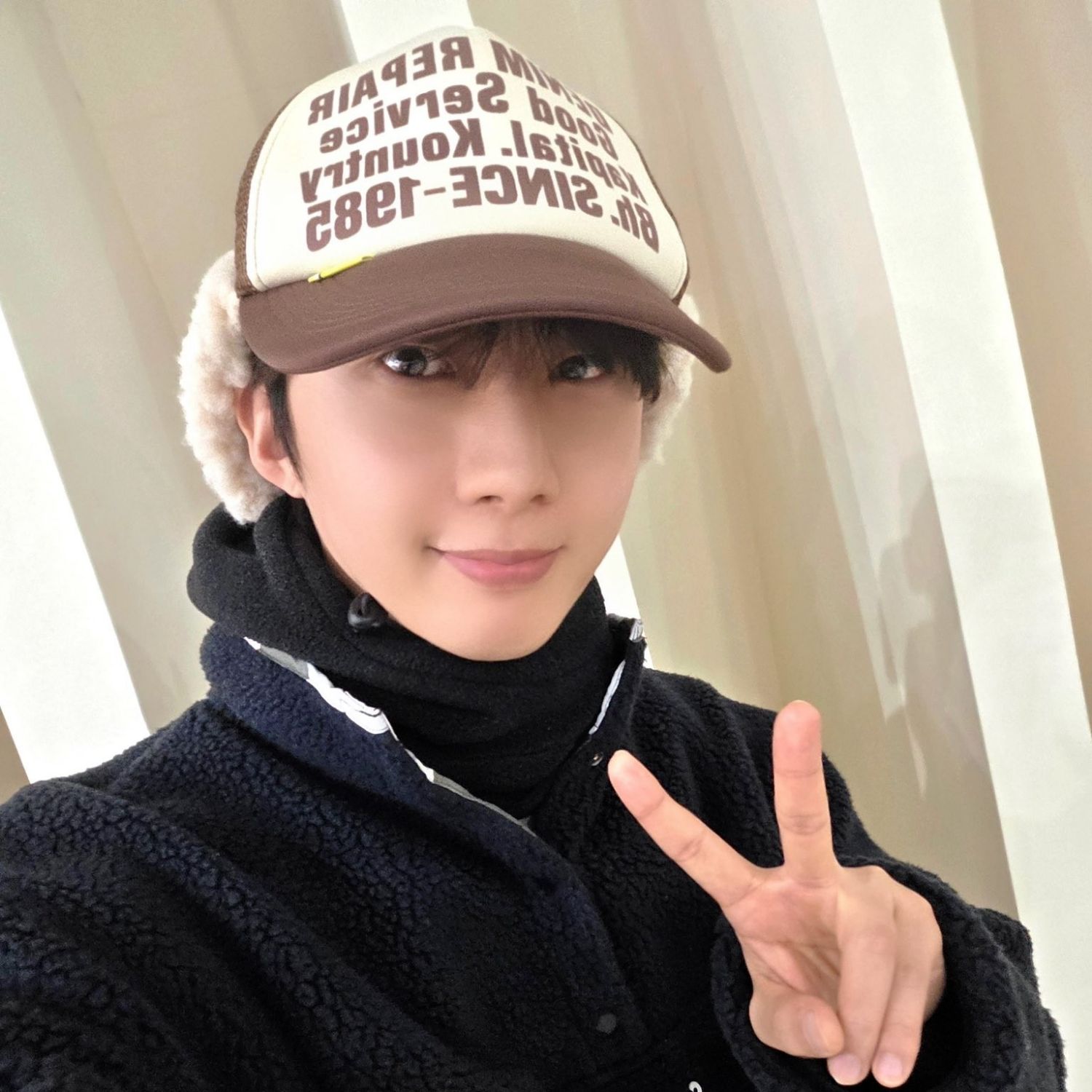 Behind-the-scenes cut of Hui (PENTAGON)