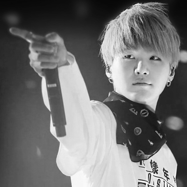 SUGA (防彈少年團)的幕後花絮