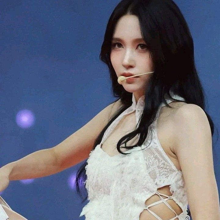 ミナ (TWICE)の最新写真