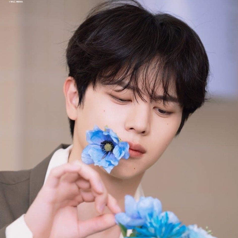 육성재 (비투비) 최근 활동샷