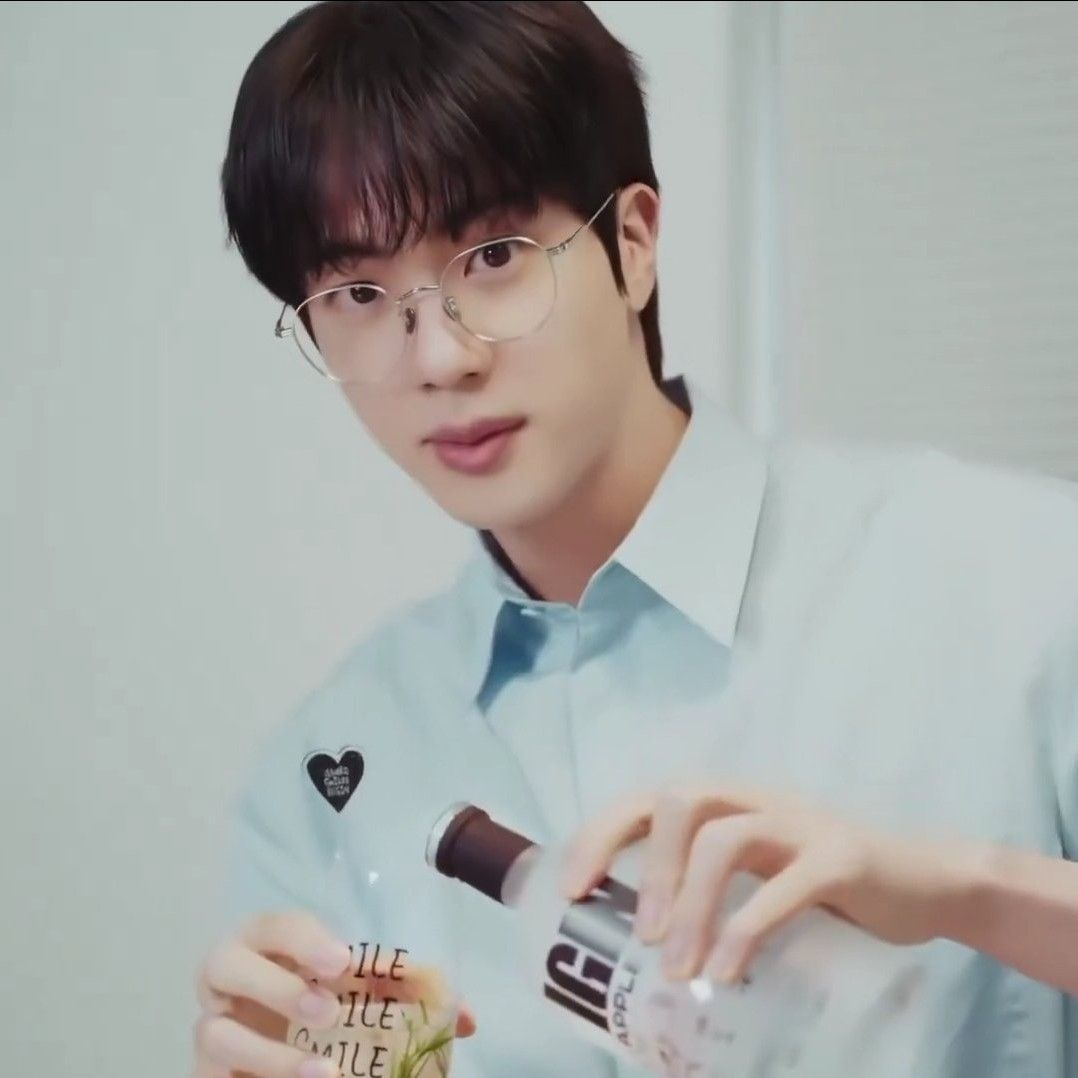 Foto terbaru Jin (BTS)