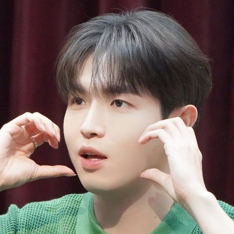 Foto terbaru Kim Jaehwan