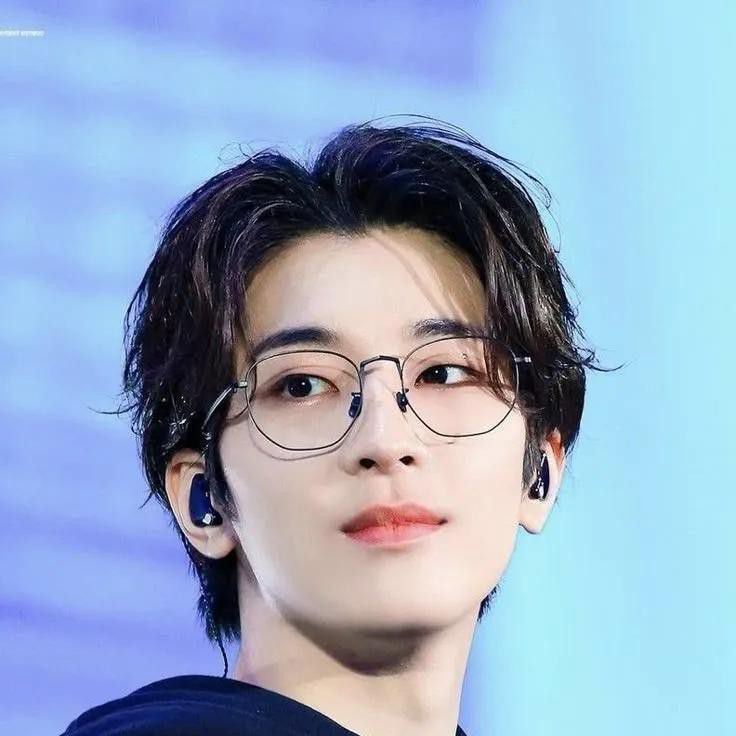 圓佑 (SEVENTEEN)的最新活動照片