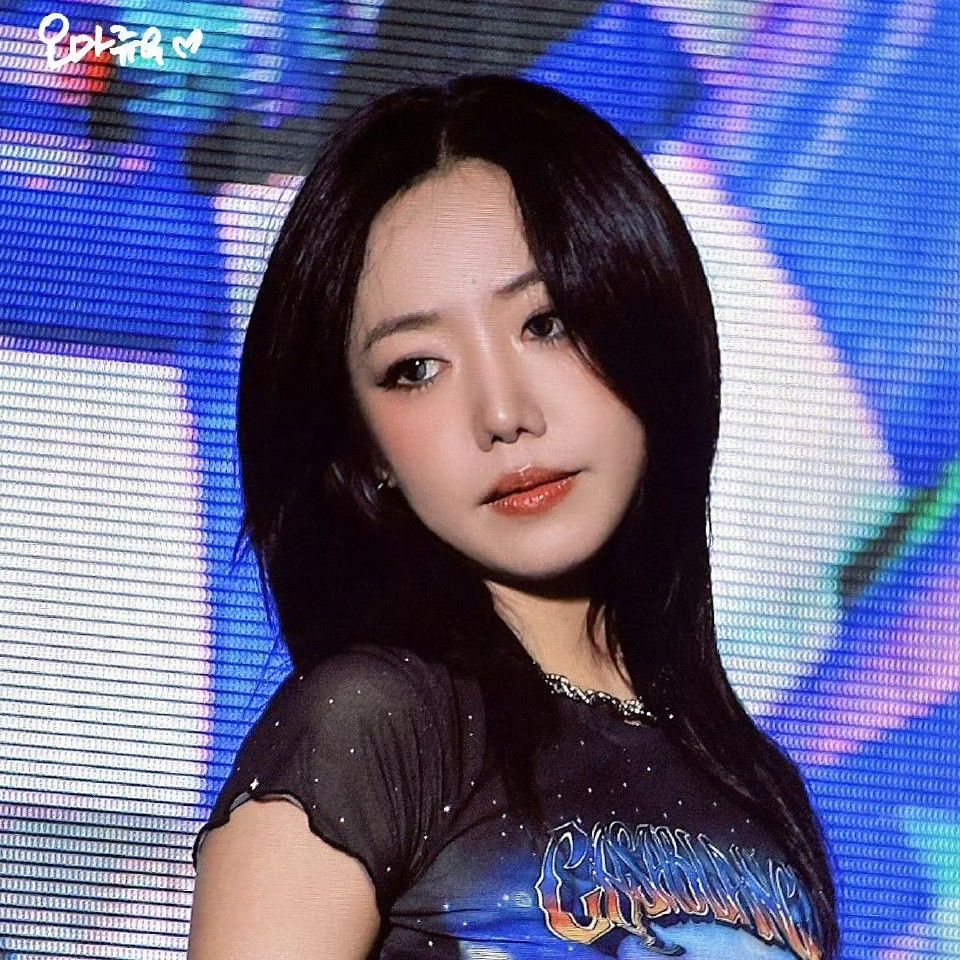 Latest photo of Kim Namjoo (Apink)