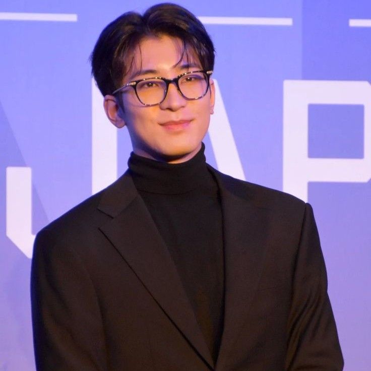 Foto aktivitas terbaru Wonwoo (SEVENTEEN)