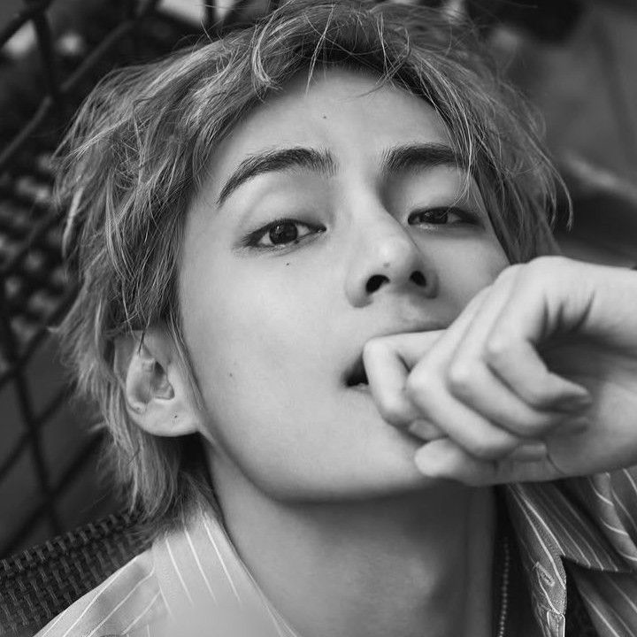 A moment captured by V (BTS)'s fan