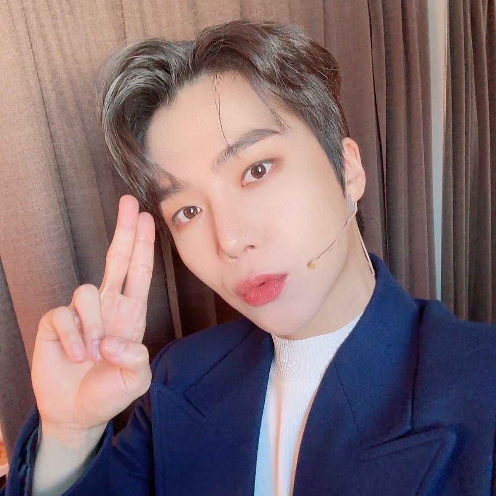 Latest photo of Jinho (PENTAGON)