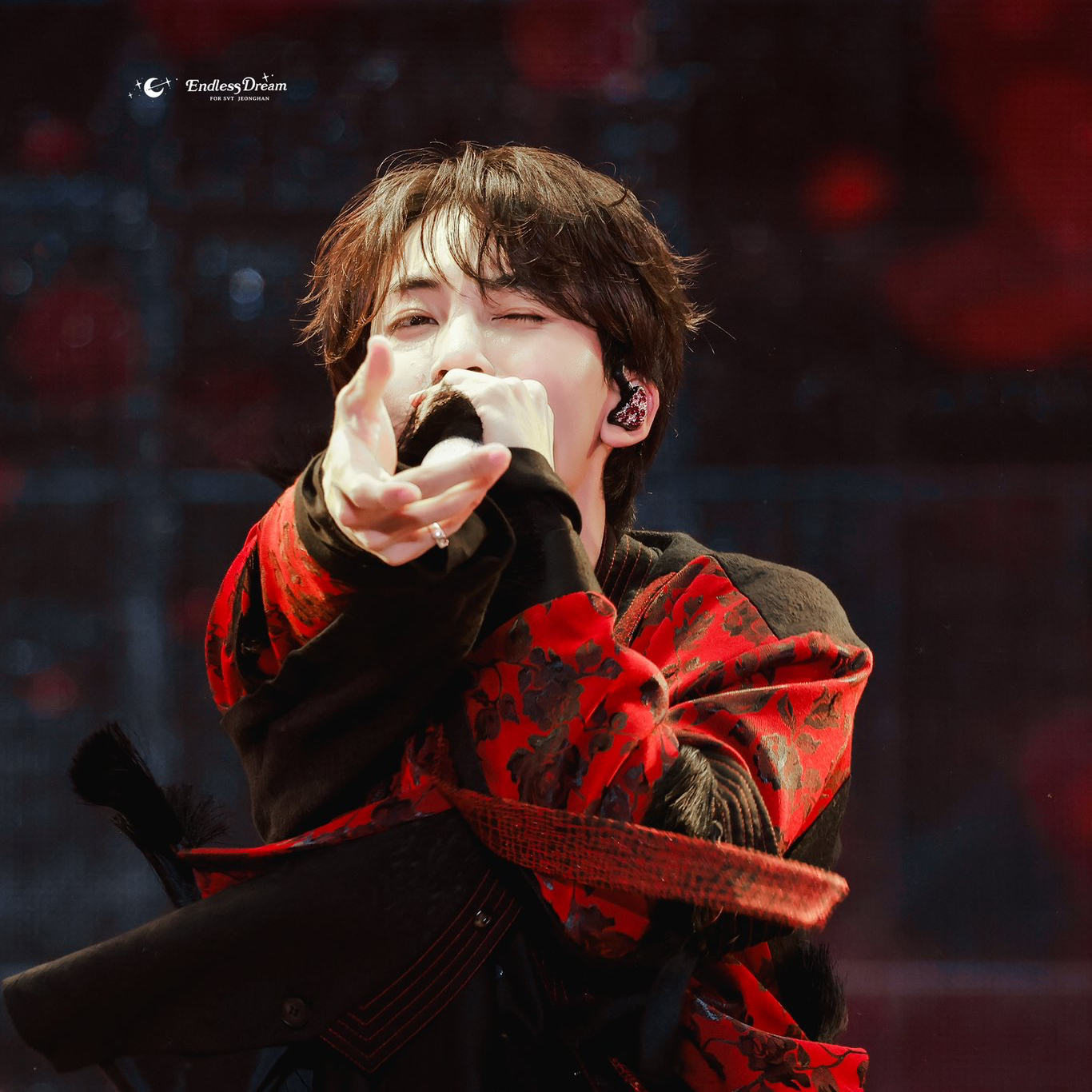 Recent activity shot of Jeonghan (SEVENTEEN)