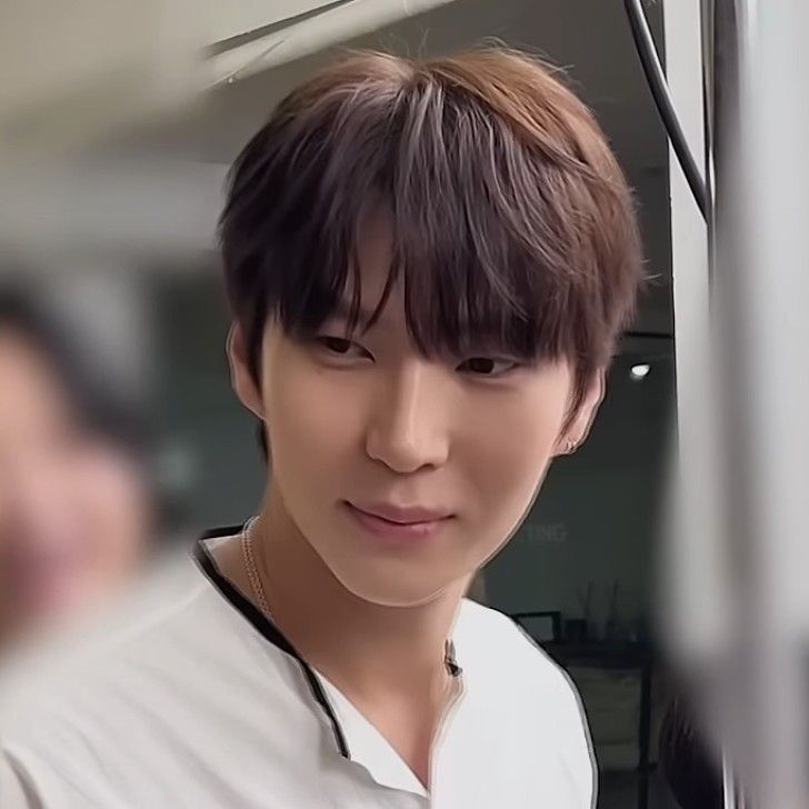 Recent activity shot of LEO (VIXX)