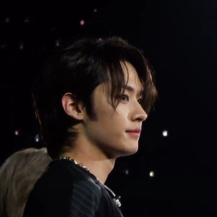 Recent activity shot of Lee Know (Stray Kids)
