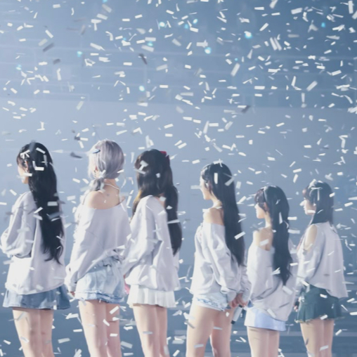 A moment captured by IVE's fan