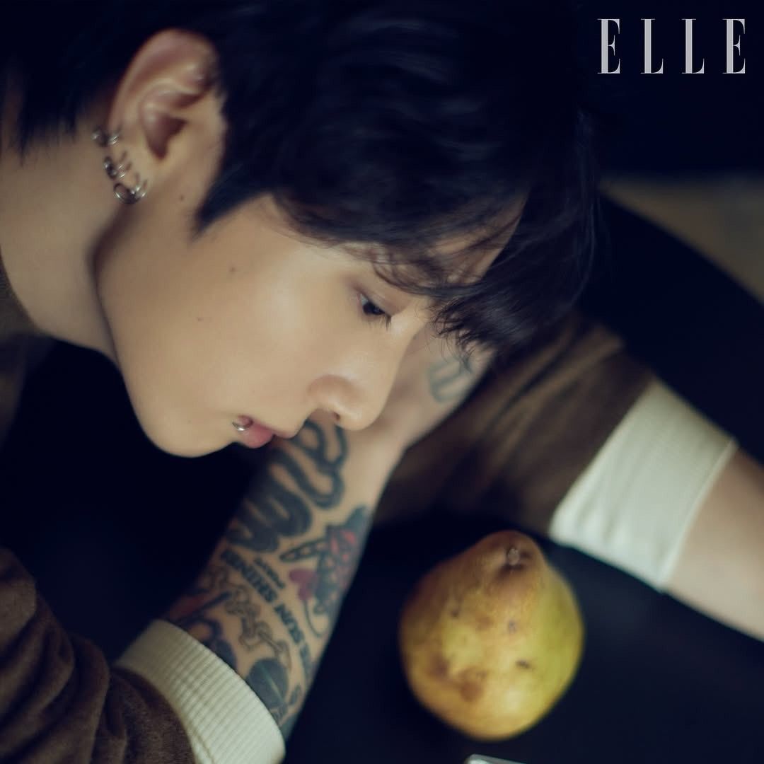 Foto aktivitas terbaru Jungkook (BTS)