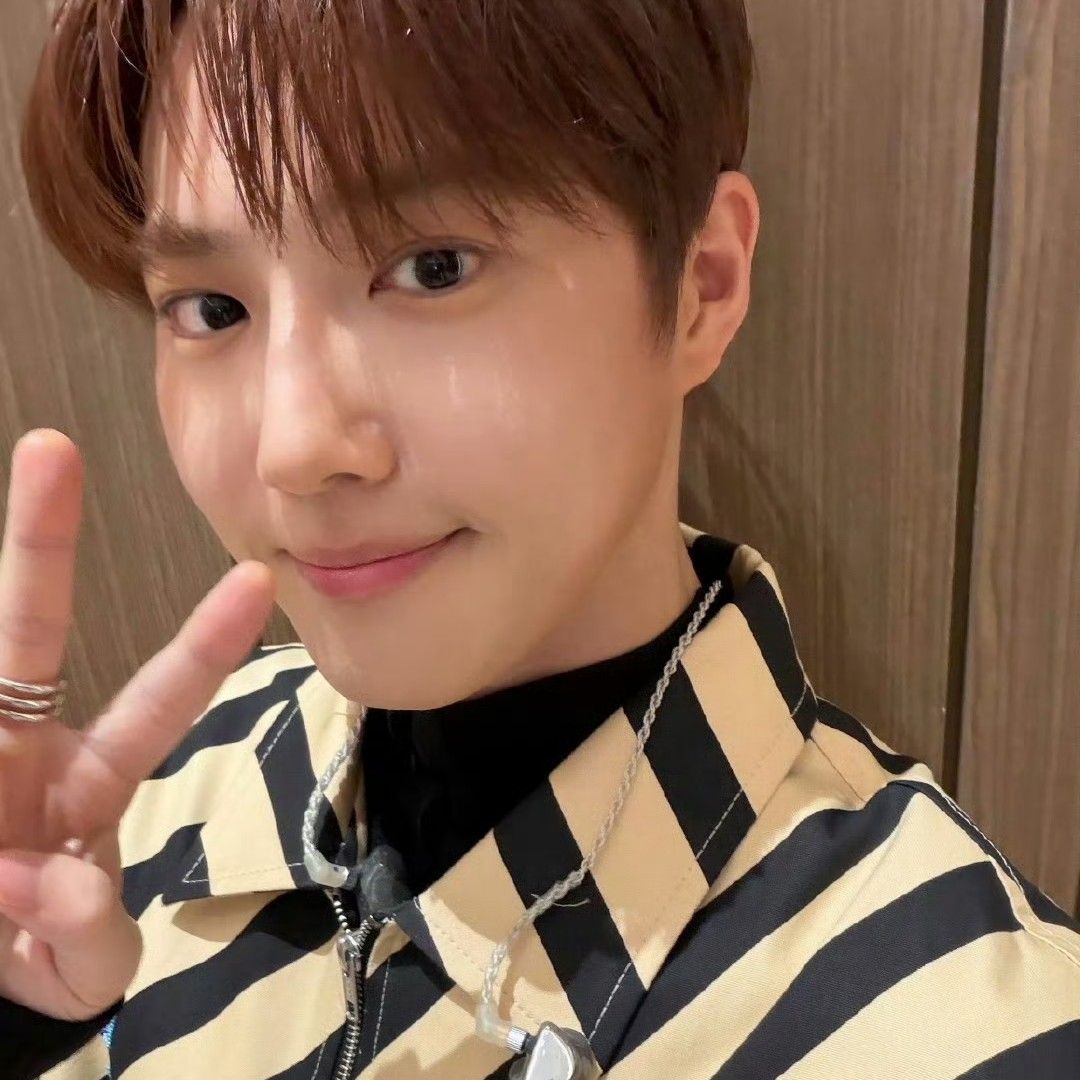 Recent activity shot of Suho (EXO)