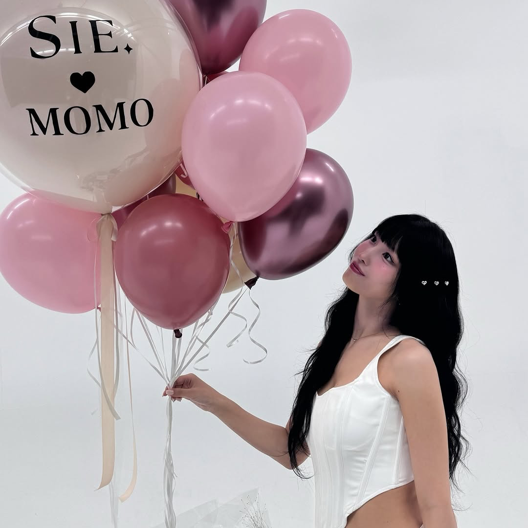 모모 (TWICE)의 최신 사진