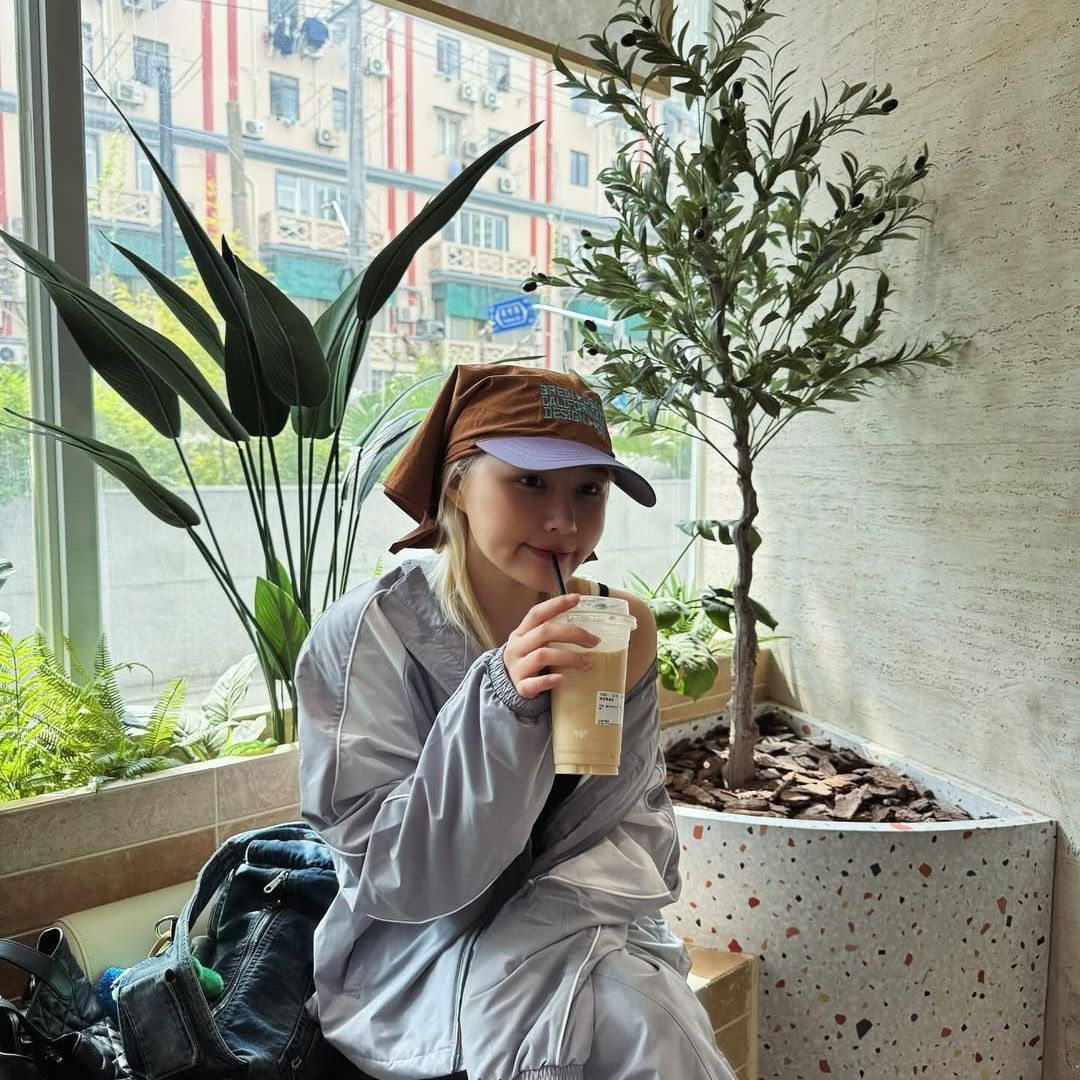 A moment captured by DREAMCATCHER's fan