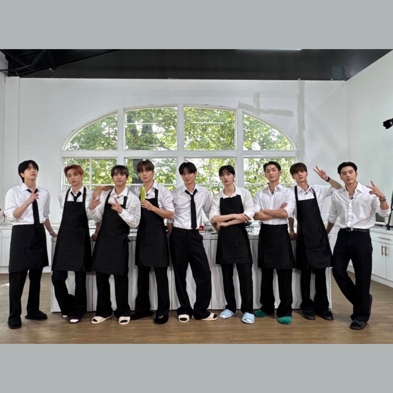 Behind-the-scenes cut of THE BOYZ