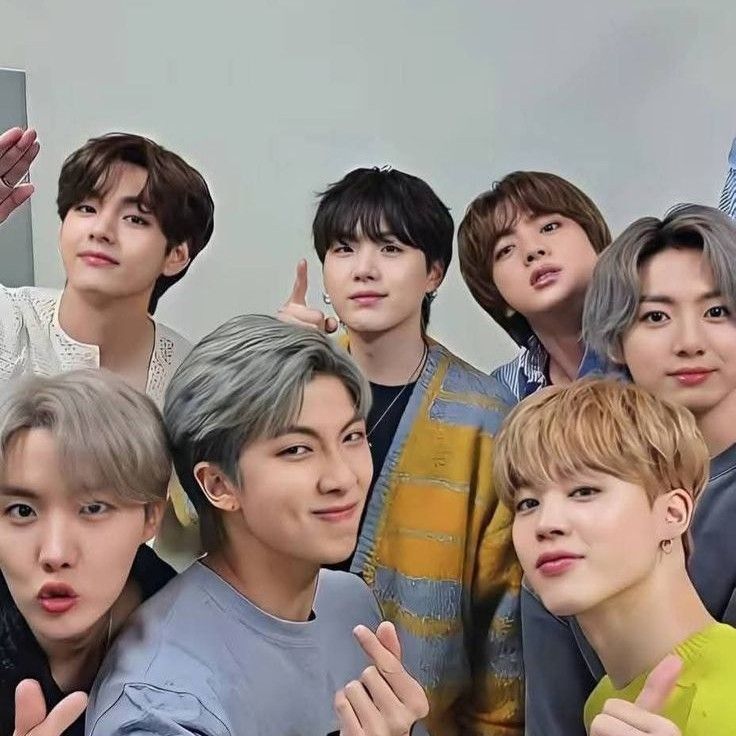 Foto aktivitas terbaru BTS