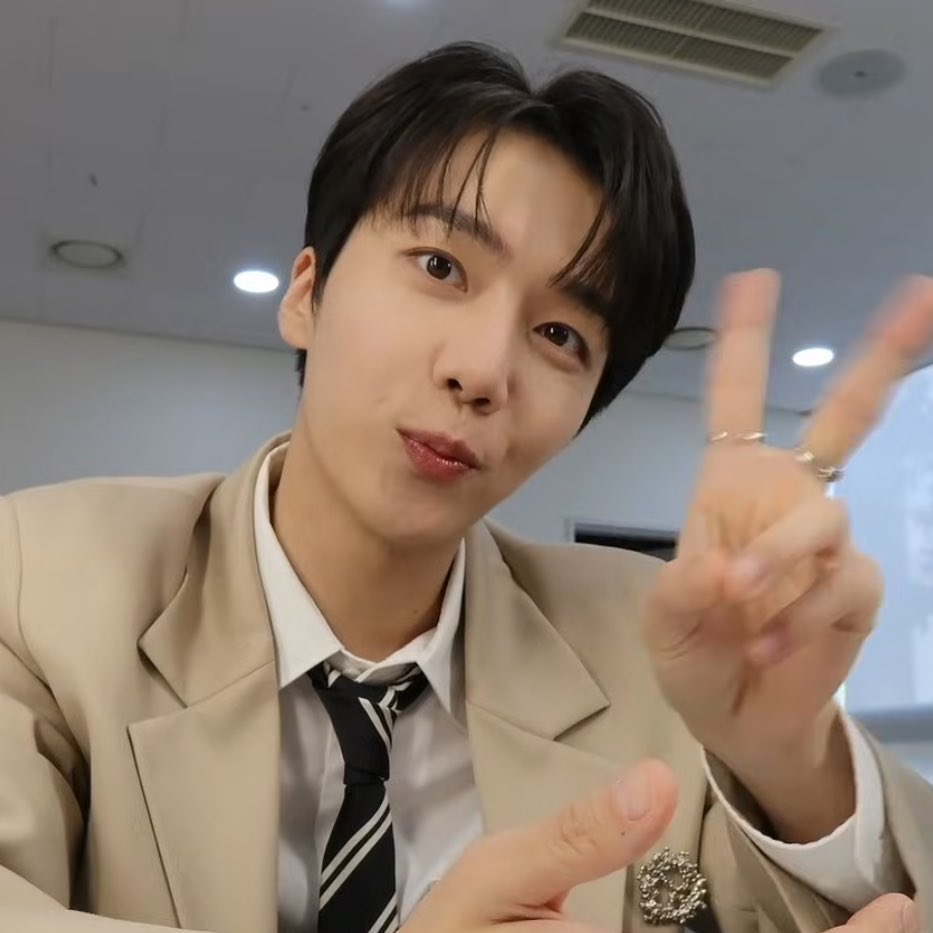 진호 (펜타곤)의 최신 사진