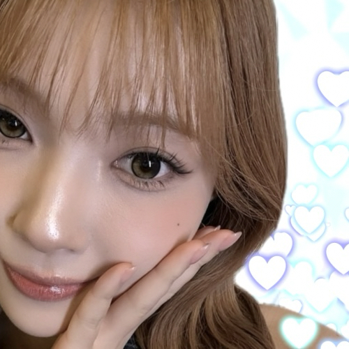 Latest photo of Mayuka (NiziU)