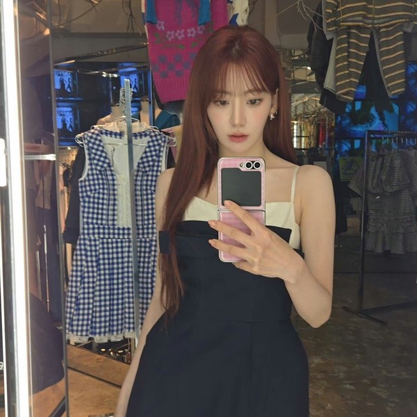 오늘 최애돌에서 빛나는 사쿠라 (르세라핌)의 대표 사진