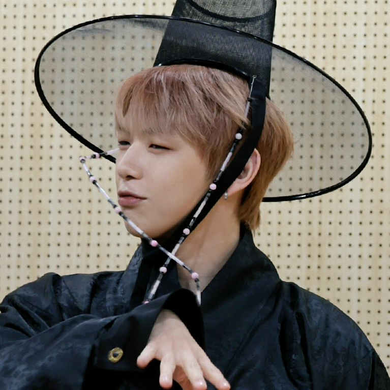 Behind-the-scenes cut of Kang Daniel