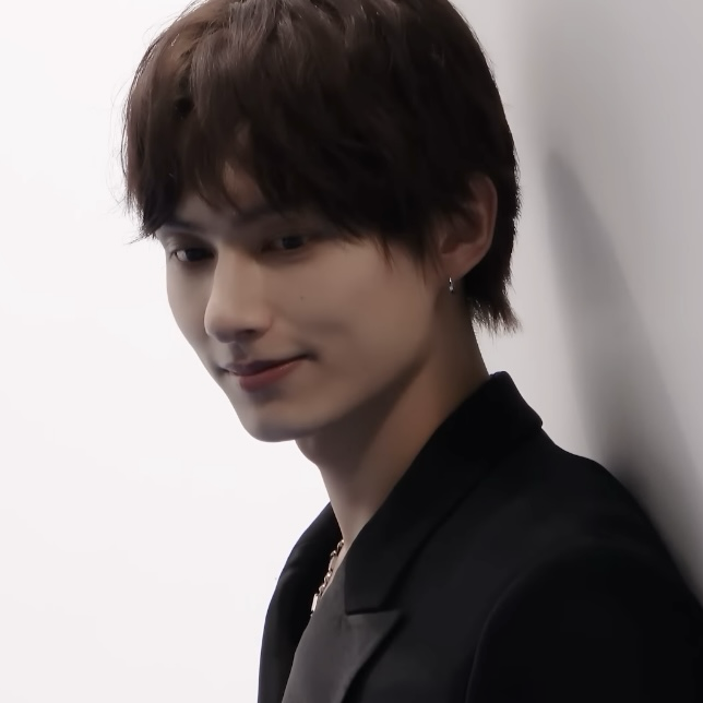 Latest photo of Jun (SEVENTEEN)