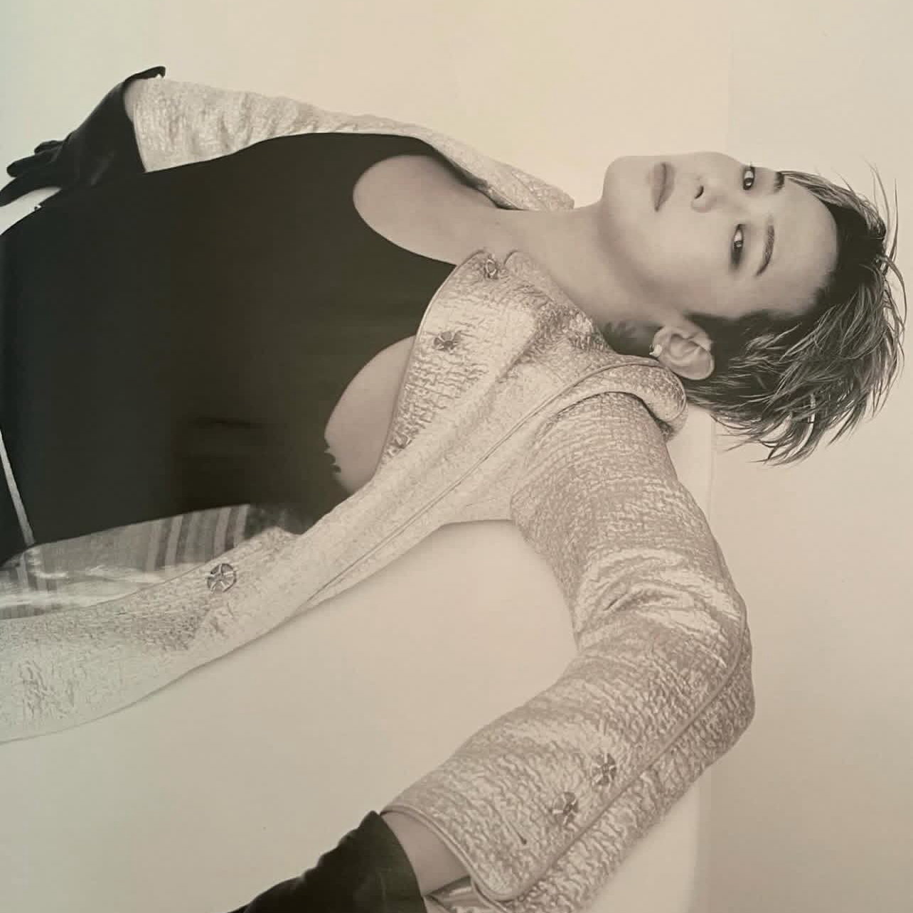 Foto aktivitas terbaru G-DRAGON (BIGBANG)
