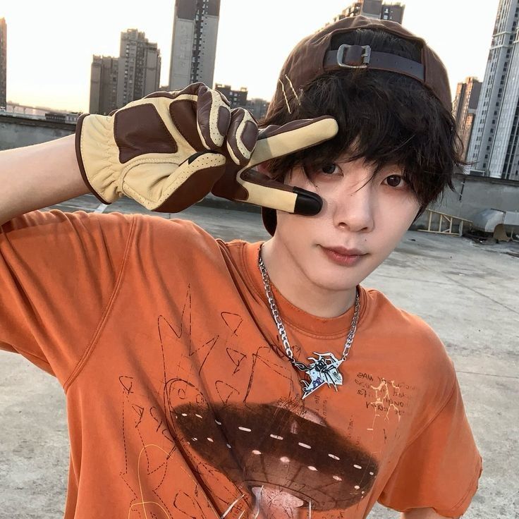 A moment captured by Yao Zihao (NexT1DE)'s fan