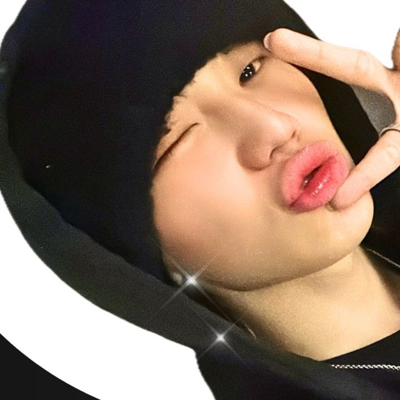 Behind-the-scenes cut of Junhyeok (TNX)