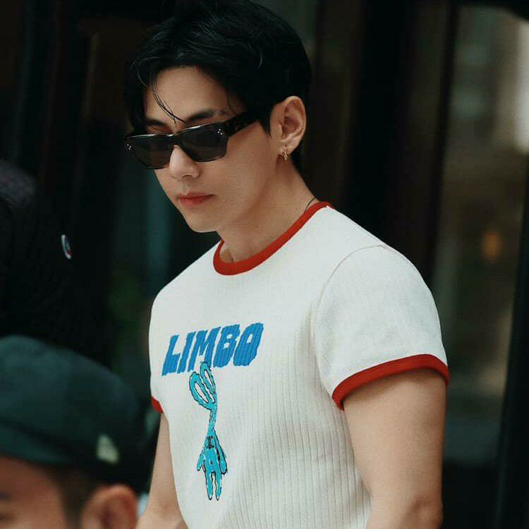 Recent activity shot of V (BTS)