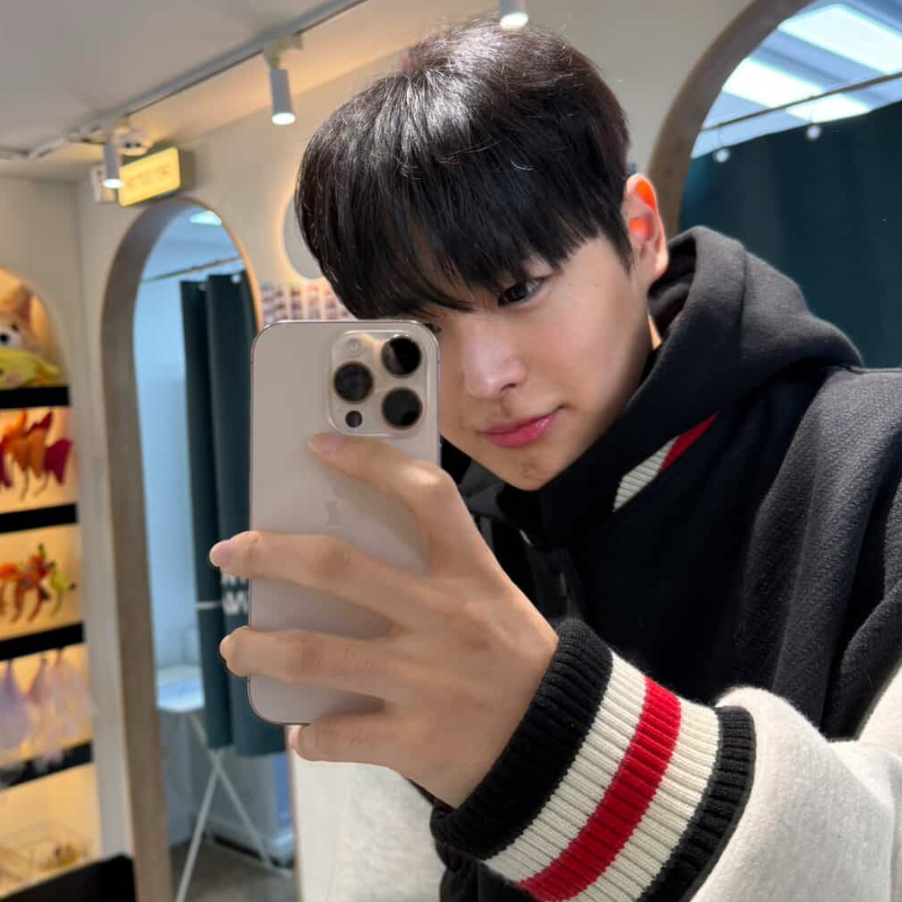 A moment captured by Choi Byungchan's fan