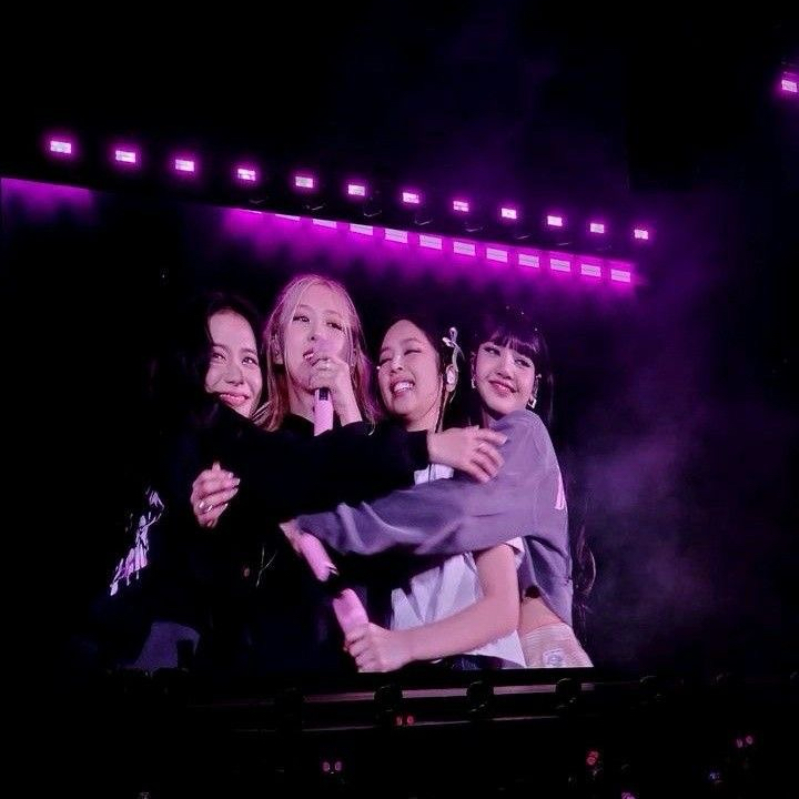 BLACKPINK의 비하인드 컷