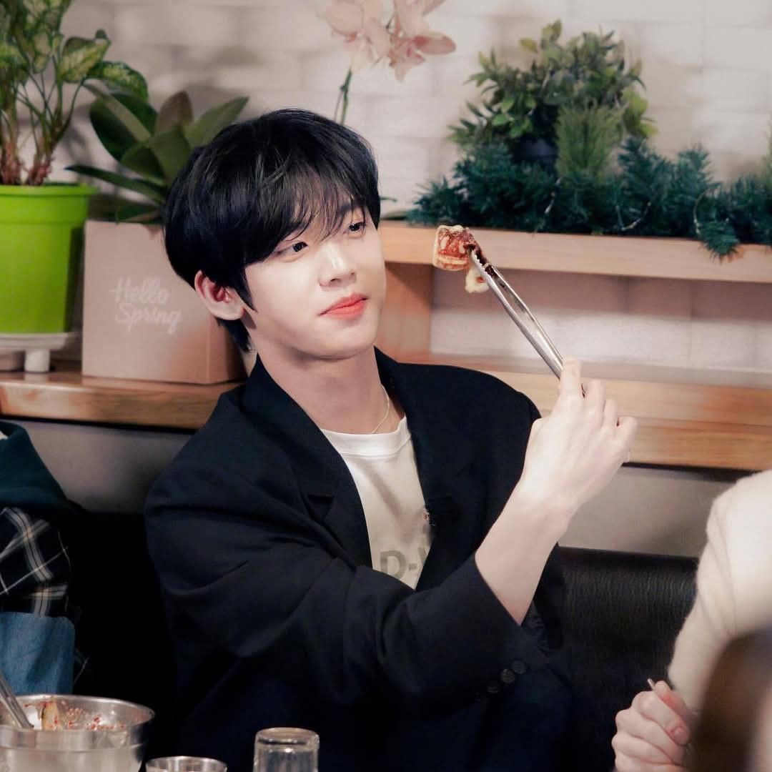 Behind-the-scenes cut of Han Yujin (ZEROBASEONE)