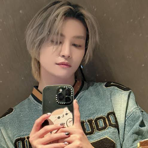 Latest photo of YANGYANG (WayV)